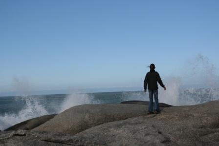 Ithana vor schumender Gischt